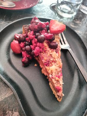 Raspberry chocolate cake at Bubita Bar in Barcelona