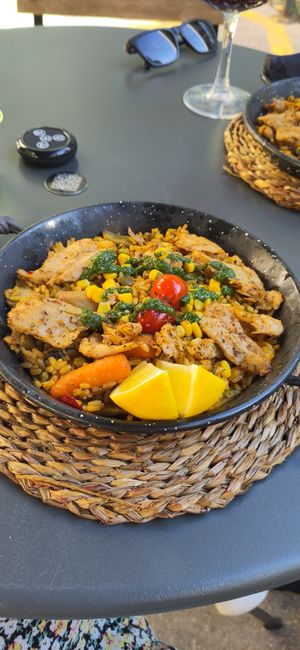 Chikn paella at Bubita Bar in Barcelona