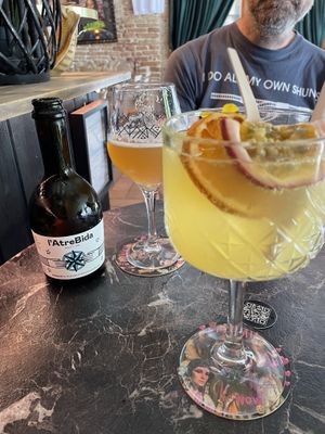 Good beer and a Monnalisaa  at Bubita Bar in Barcelona