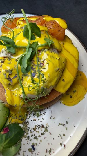 vegan eggless Benedict with hollandaise sauce and salmon at Bubita Bar in Barcelona