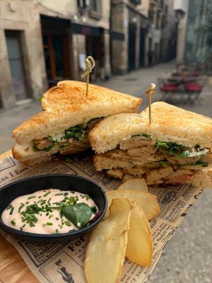 Bubita's sandwich club with vegan chicken at Bubita Bar in Barcelona
