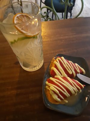 Limonade and stuffed pepper at Bubita Bar in Barcelona
