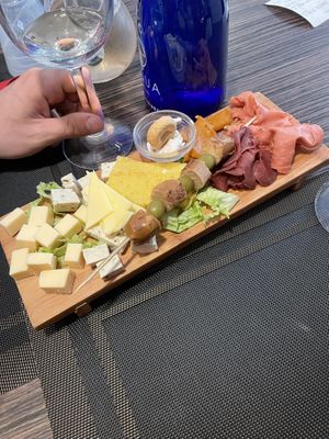 tagliere affettati e formaggi veg   at Veganda in Padua