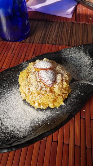 Torta alla mimosa at Veganda in Padua