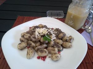 Gnocchi and fruit smoothie at Veganda in Padua