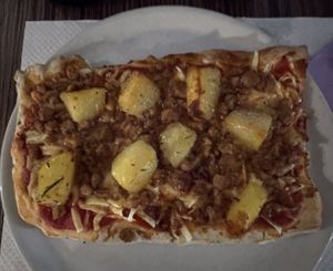 Veghizza Vebab e Patate  at Veganda in Padua