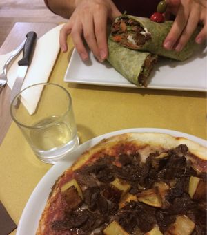 Vebab veghizza and turkish veghina at Veganda in Padua