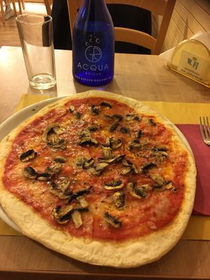 Mushroom vegan pizza  at Veganda in Padua