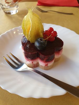 Vegan cheesecake at Veganda in Padua