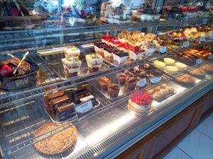 Some vegan options e.g. tartes at Katsaros in Glyfada