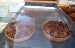 Vegan apple tarteletts at Katsaros in Glyfada