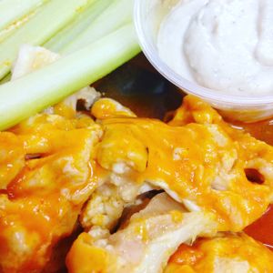 vegan buffalo couliflowers at Avocado Vegetariano - Santa Gertrudis Copo in Merida