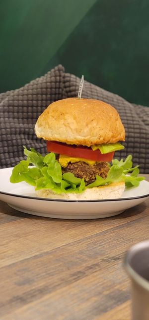 Avocado burger   at Miss Green - Dunhua in Taipei