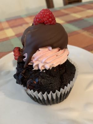 Hi hat cupcake  at Pushkin's Bakery in Sacramento
