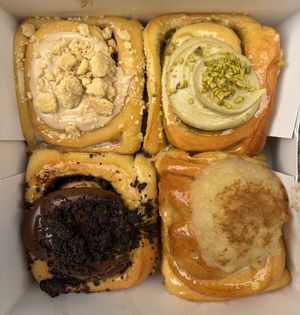 bueno, pistachio, oreo, apple!  at Cinnamood in Prague