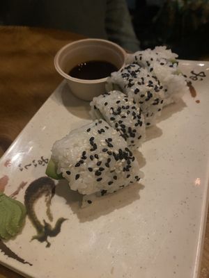 Vegan sushi inside out roll 🍣   at Foodhall MOUT in Hilversum