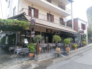 Veiw from the street at Taverna Gardenia in καστράκι