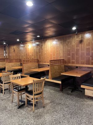 Indoor seating  at Thai Twist Noodle House in Raleigh
