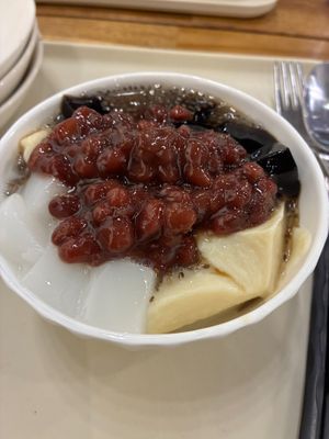 My tofu pudding concoction at VEGANala 旭穗蔬食 in Taipei