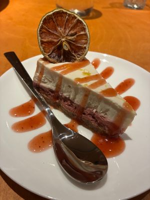 Strawberry lemonade cake at Sunami 蔬納米  in New Taipei City