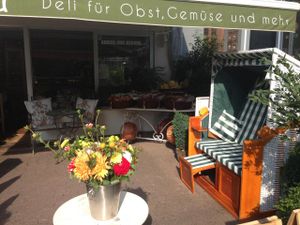 A look at the store in summer time... at El Naturista in Frankfurt