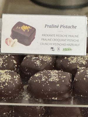 Praliné croquant pistache   at Valentino in Région Wallonne