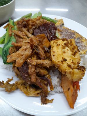 My vegan com chay at Quán Chay Liên Yến in Ho Chi Minh City