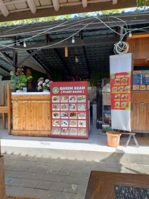 Queen Bean at Queen Bean in Legian