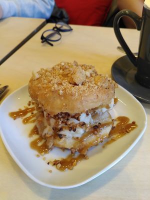 donut ice cream sandwich at Considerit in Edinburgh