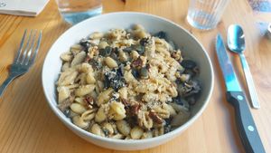  at Carry Aum Coffee in Marseille