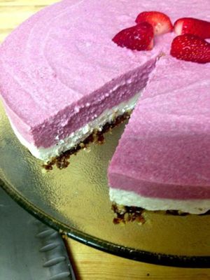 Strawberry layer cake at Yuli's Lunch Box in Haifa