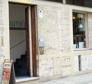 entrance at Ruths in Florence