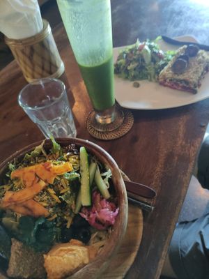 Dinner and green smoothie at The Seeds of Life in Ubud