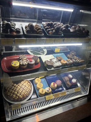 Vegan taartjes   at The Seeds of Life in Ubud