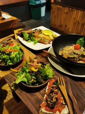 Raw pizza, lasagne, gnocchi at The Seeds of Life in Ubud