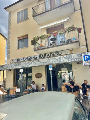 Outsidee  at Bar Gelateria baradero in Toscana