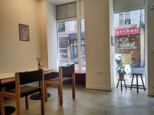 Eat-in space at Bakea in Paris