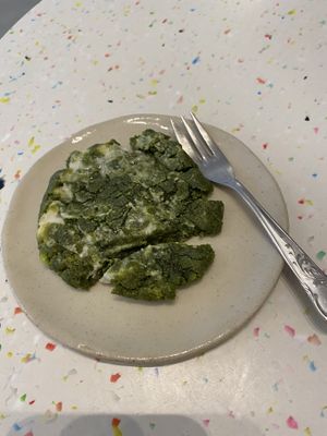 Cookie matcha chocolat blanc  at Bakea in Paris