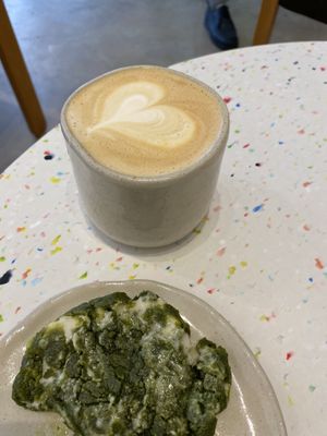 Cappuccino avoine  at Bakea in Paris