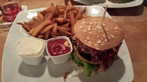 BBQ Burger Special with Fries at Bunte Burger Cologne in Cologne