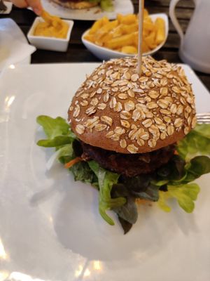 B at Bunte Burger Cologne in Cologne