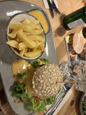 Joppie burger with garlic friess  at Bunte Burger Cologne in Cologne