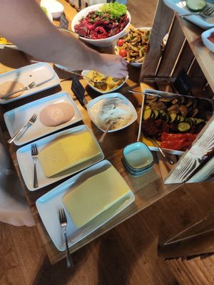 Brunch Buffet at Bunte Burger Cologne in Cologne