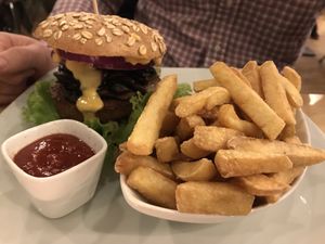 Beyond meat burger with fries at Bunte Burger Cologne in Cologne