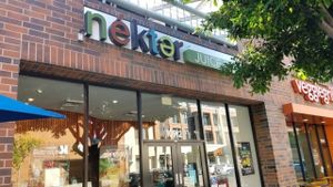 outside at Nekter Juice Bar in West Los Angeles
