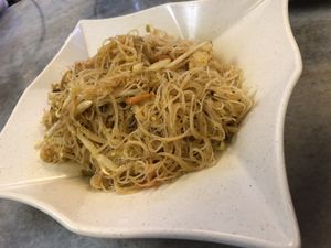 Thai fried vermicelli  at Shin Yu Japanese and Chinese Vegetarian in Kuala Lumpur