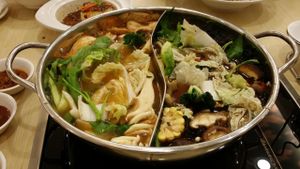 Steamboat - tomyam n herbal at Mama Vege in Bukit Mertajam