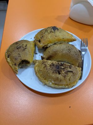 cuatro tipos de empeñada   at Rema Cafetería Vegana in Lima