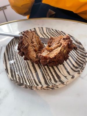  at Les Artizans Coffee and Flower in Paris