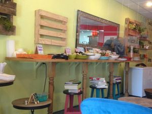 buffet at Juicy Jenny in Atlanta